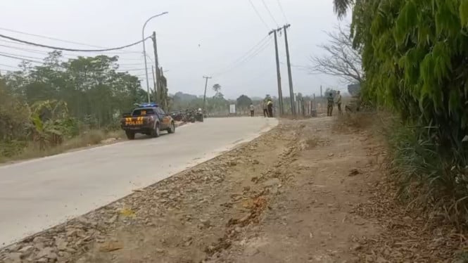 Bentrokan dua kelompok warga terjadi di Jalan Raya Sudamanik, Parungpanjang, Bogor.