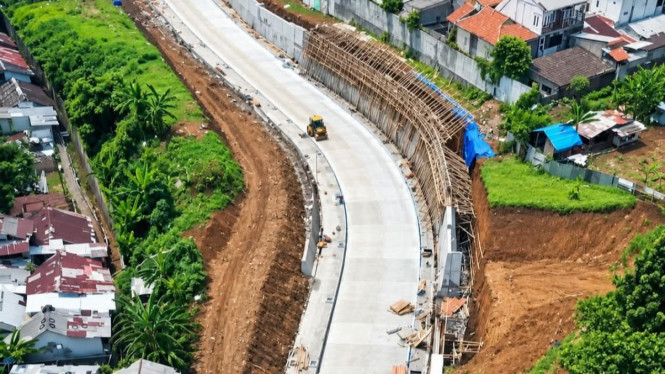 Pembangunan trase baru Jalan Saleh Danasasmita di Batutulis, Kota Bogor, mencapai sekitar 70 persen