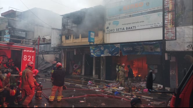Tiga Ruko di Jalan Suryakencana Bogor Terbakar, 15 Unit Damkar Dikerahkan