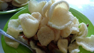 Doclang, Lontong Saus Kacang Asli Bogor