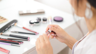 Ibu Hamil Masih Tampil Cantik? Catat dan Periksa Kandungan Produk Make Up dan Skincare Berikut