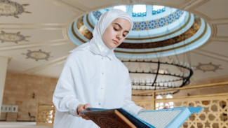 Menyimak Tradisi dan 6 Amalan Sunnah di Malam Nisfu Sya'ban dalam Agama Islam