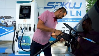 Mudik Pakai Mobil Listrik Jangan Panik! Ini Titik Ngecas Kendaraan di Tol Trans Jawa