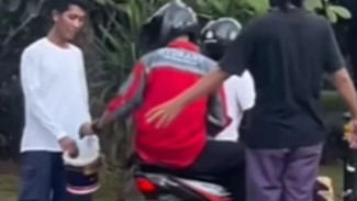 Wah Ada Trotoar Berbayar bagi Motor Dekat Gedung DPR-MPR