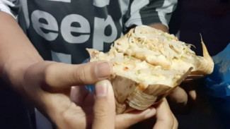 Tradisi Unik Syawalan di Kota Semarang, Warga Berbagi Ketupat Jembut