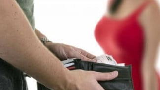 Modus Mucikari Mami Yeyen di Surabaya Terbongkar, Promosikan 6 Gadis ABG Lewat Michat