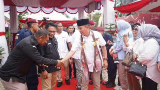Pasangan ASR-Hugua Jadi yang Pertama Daftarkan Diri ke KPU Sultra