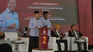 Momen ASR-Hugua Memohon Maaf di Penutupan Kampanye Pilgub Sultra 2024