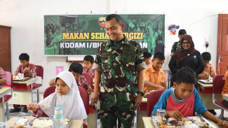 Kodam I/BB Gelar Makan Sehat Bergizi untuk Siswa SD di Medan Timur