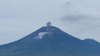 Waspada! Gunung Semeru Erupsi dengan Letusan Setinggi 500 Meter