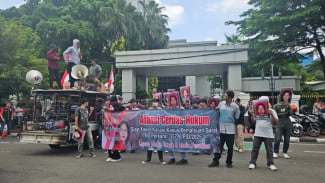 Gelar Aksi Damai di Depan MA, LQ Indonesia dan Aliansi Cerdas Hukum Kawal Kasasi JPU Kota Medan
