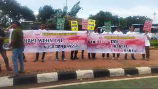 Massa Gelar Aksi Dukung Revisi UU TNI, FSPI: Rakyat Bersama TNI