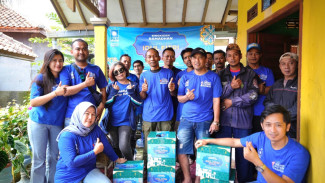 Beri Apresiasi Relawan, Farah Puteri Nahlia Bagikan 1.000 Bingkisan Ramadan
