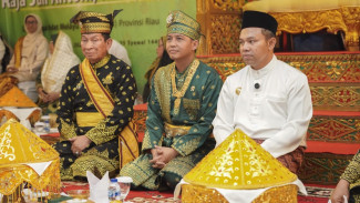 Kunker ke Riau, Menhut Raja Antoni Ungkap Peran Orang Tua dalam Perjalanan Karirnya