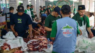 Semangat Berbagi Idul Adha, Salurkan Kurban dari Masjid hingga Pesantren