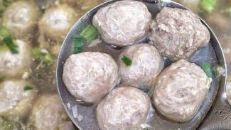 Resep Kuah Bakso Gurih dan Harum Ini Rahasia Bakso Enak di Luar
