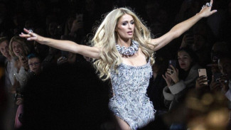 Paris Hilton Kode Keras Mau Kolaborasi Bareng Britney Spears