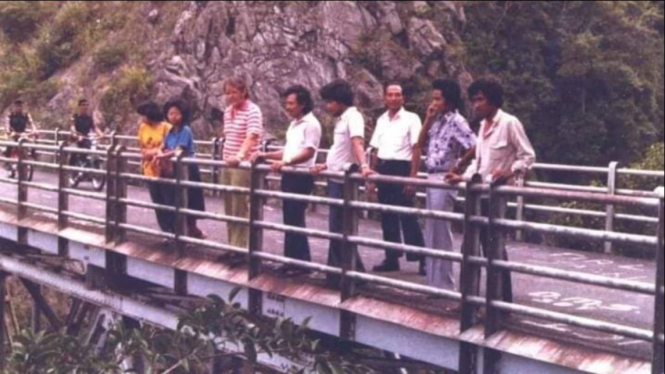 Foto jembatan Gladak Perak tahun 1982