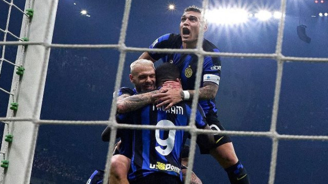 Pemain Inter Milan merayakan gol ke gawang Empoli.