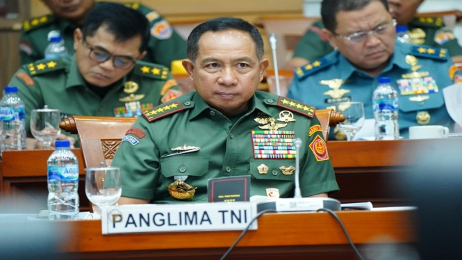 Panglima TNI Jenderal Agus Subiyanto saat Rapat di DPR RI