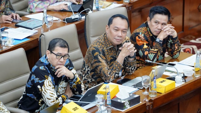 Dirut Jasa Raharja, Rivan A. Purwantono saat RDP bersama DPR