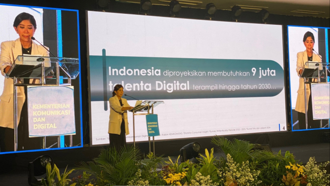 Menkomdigi Meutya Hafid dalam acara diskusi di UGM Yogyakarta
