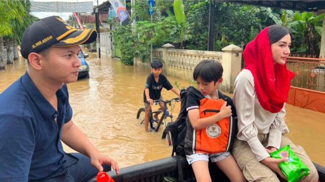 Novita Hardini Temui Korban Banjir dan Longsor di Trenggalek