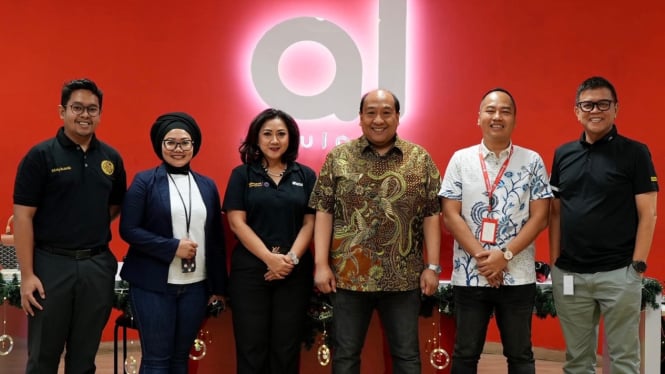 Direksi PT Akulaku Finance Indonesia dan PT Bank KEB Hana Indonesia