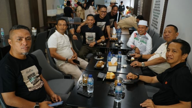 Sejumlah aktivis kumpul di Warung Kopi Phoenampungan