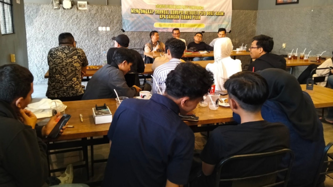 Aktivis Sumsel-Jakarta menggelar diskusi publik di Kawasan Jaksel