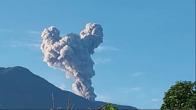 Ilustrasi Gunung Marapi