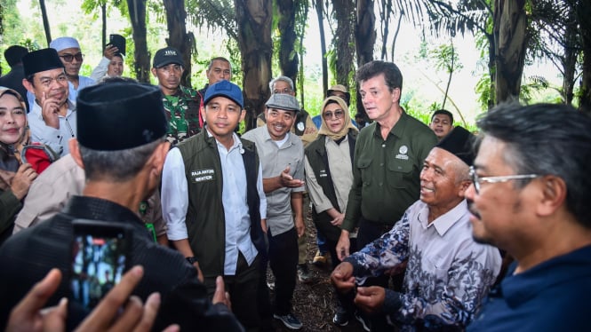 Menhut tinjau Kebun Aren di Dusun Cisarua, Garut