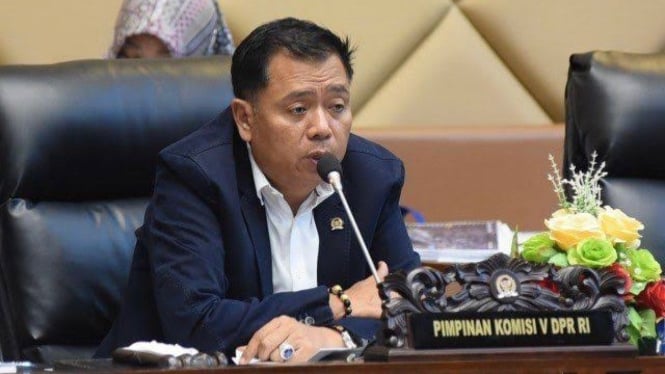 Ketua Komisi V DPR RI Fraksi PDI Perjuangan, Lasarus