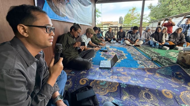 Pelatihan pembuatan konten media sosial di Desa Senteluk