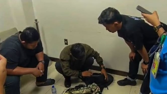 Petugas BNN saat amankan barang bukti dan pelaku.