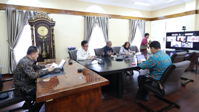 Pj Gubernur Papua Rapat bersama seluruh Kepala OPD Papua