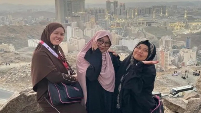 Yusan dan Ibu saat umrah Januari 2026