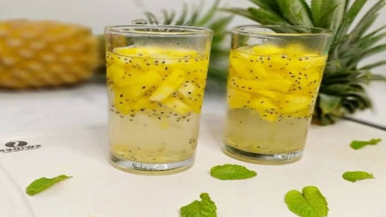 Sari nanas kelapa selasih