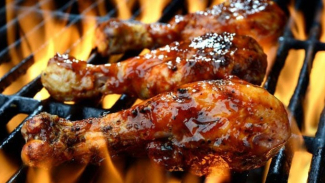 dampak terlalu sering makan makanan bakaran