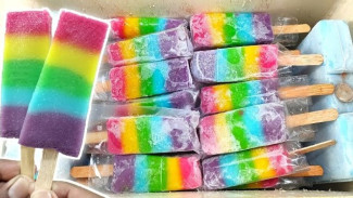 Ide Jualan Modal 21 Ribu Untung 31 Ribu! Es Gabus Pelangi Jadi Primadona Jajanan Anak