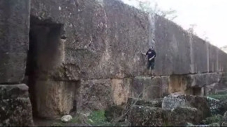 Batu Raksasa 3000 Ton di Siberia Bikin Peneliti Bingung, Dari Mana Asalnya?