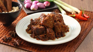 Kuliner Indonesia Jadi Sorotan Dunia, Bule Sampai Nangis Gara-Gara Rendang!