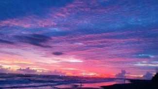 Pantai Cemara Cidaun Cianjur, Surga Tersembunyi Cuma 7 Ribu Rupiah!