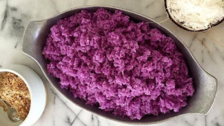 Nasi Uduk Ungu Sensasi Kuliner Unik dan Menarik Dari Sukabumi, Bikin Ketagihan!