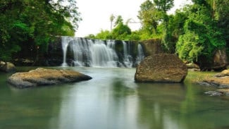 Wisata Air Terjun Tersembunyi di Tasikmalaya, Surga yang Jarang Diketahui!
