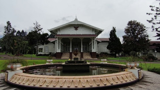 Mengungkap Fakta Menarik tentang Istana Cipanas dan Sumber Air Panasnya