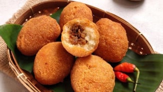 Combro Camilan Tradisional Khas Jawa Barat yang Gurih Pedas dan Selalu Jadi Favorit!