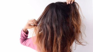 Tips Murah Merawat Rambut Kering dan Mengembang Agar Lembut Mudah Diatur