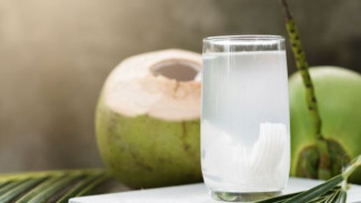 5 Kondisi Kesehatan Ini Sebaiknya Tidak Minum Air Kelapa Berlebihan, Mengapa Demikian?