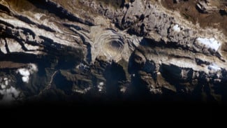 Dari Ekspedisi 1936 Hingga Jadi Tambang Emas Terbesar Dunia, Kisah Grasberg Papua!